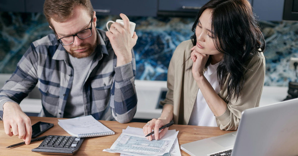 Wie hoch sollten die monatlichen Fixkosten in der Schweiz höchstens sein?