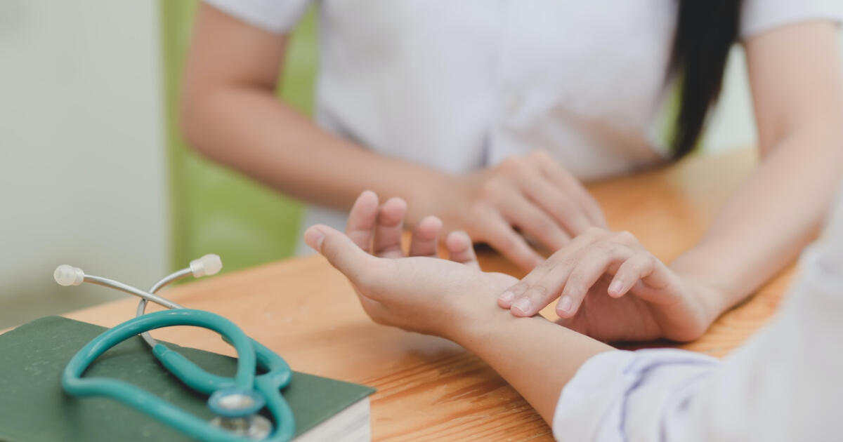 Gibt es eine Todesfall­versicherung ohne Gesundheits­prüfung?