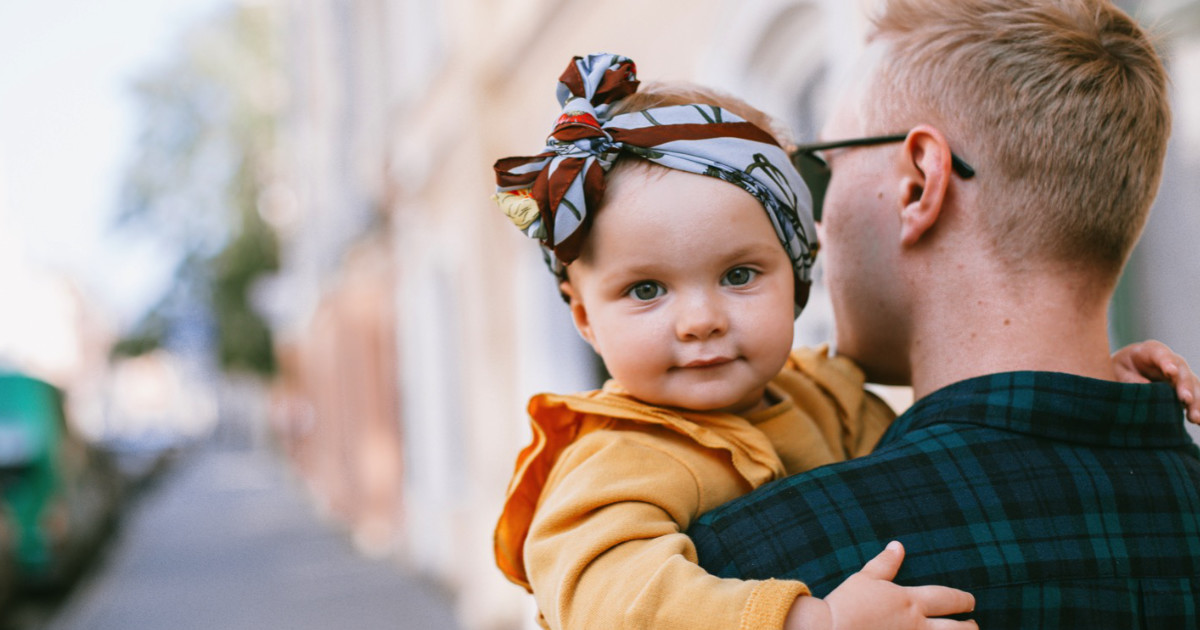 Versicherungs­tipps für werdende Eltern & junge Familien